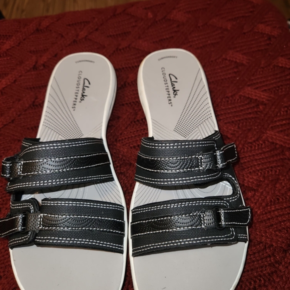 Clarks Black Slide Sandals with Straps - Picture 1 of 3